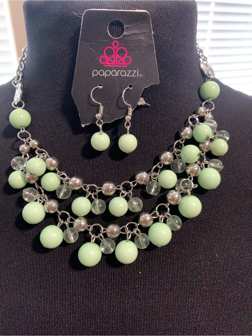 paparazzi Pale Green Bubble Bib Necklace with Dangle Earrings